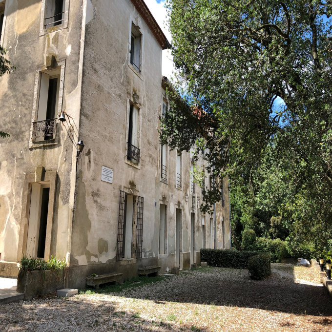 location Caissargues, Generac et environs commerce et logement à louer